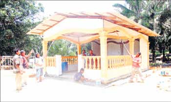 Temple being rebuilt in Lin Sun estate